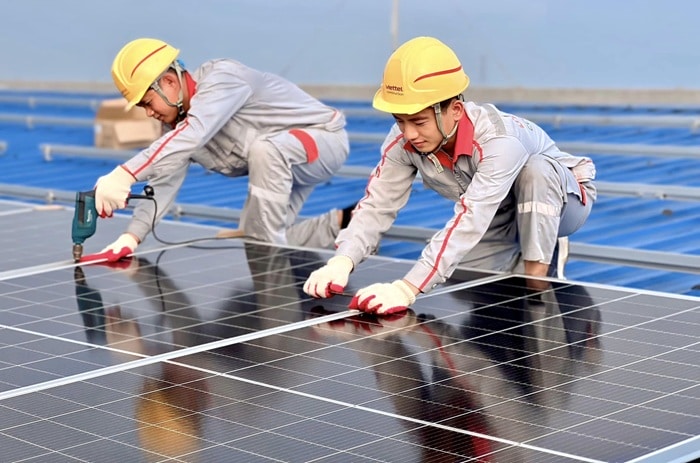  Thiết kế hệ thống và lập kế hoạch thi công điện năng lượng mặt trời áp mái cho nhà xưởng 