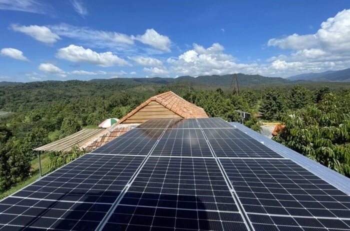Điện mặt trời hòa lưới không lưu trữ là hệ thống sử dụng các tấm pin năng lượng mặt trời để tạo ra dòng điện một chiều